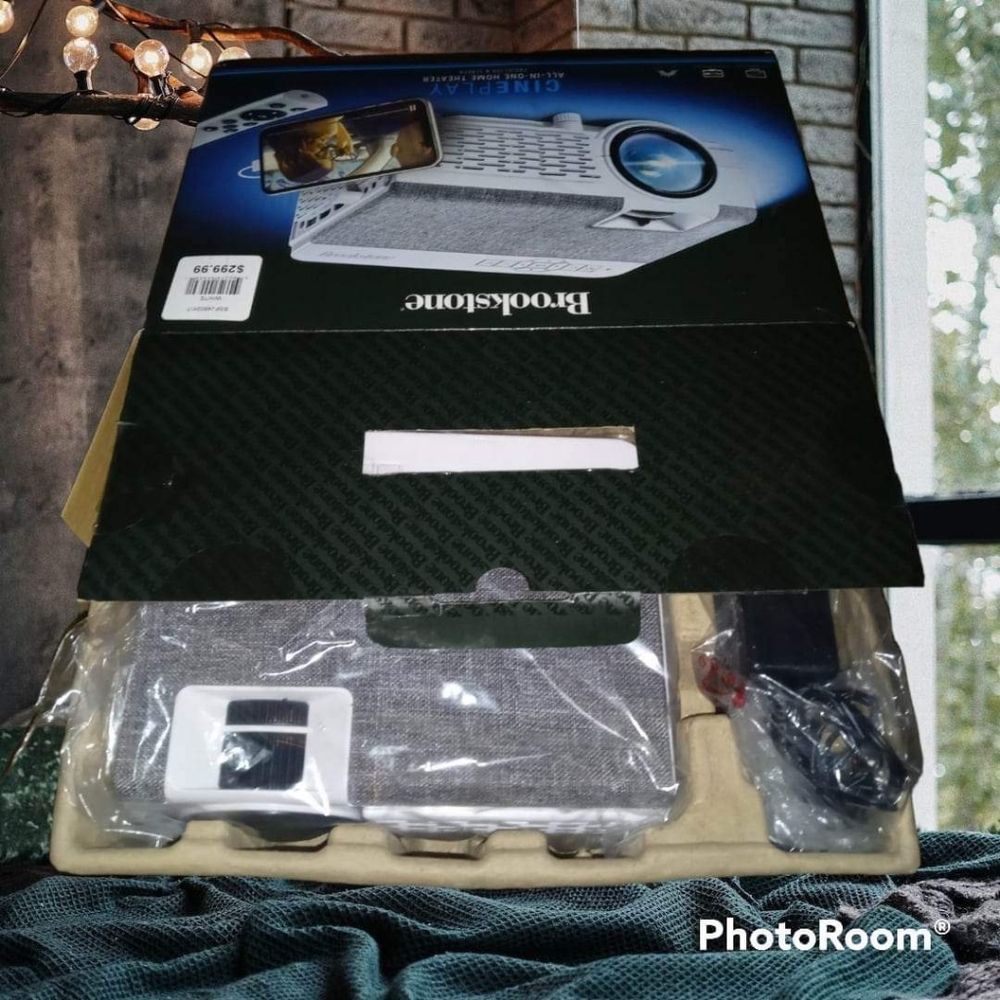 Projector - Picture 4 of 5
